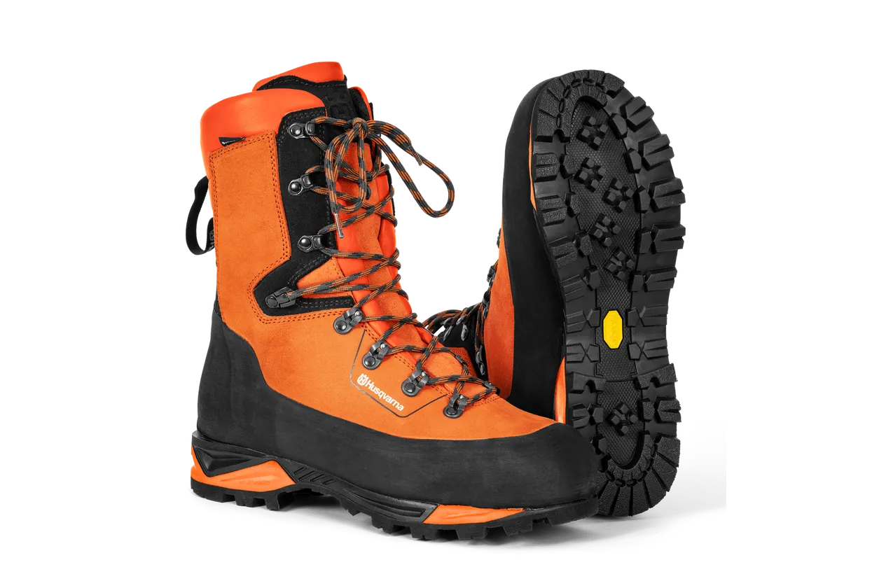 100020824 Schnittschutzstiefel Technical 24